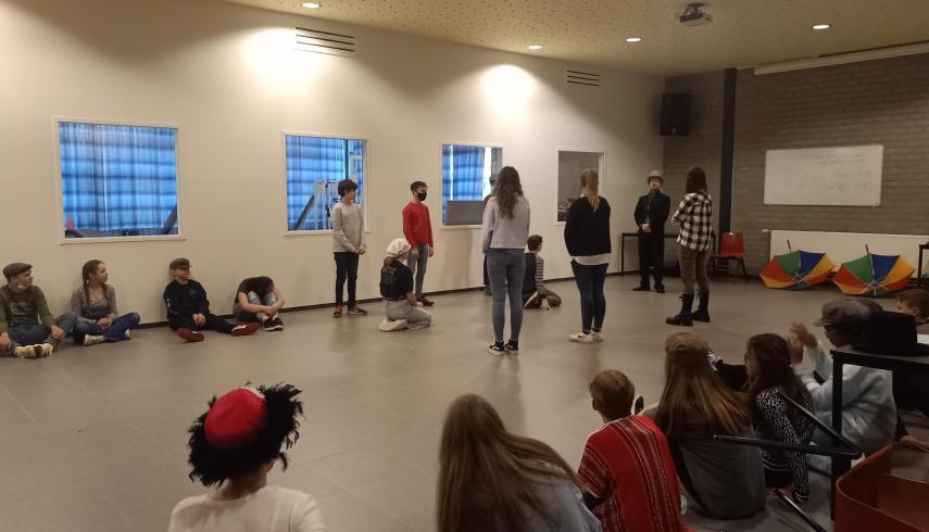 Phileas Fogg theatre workshop In love with Shakespeare